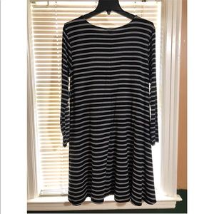 Old Navy B&W Striped Long Sleeve A-Line Dress